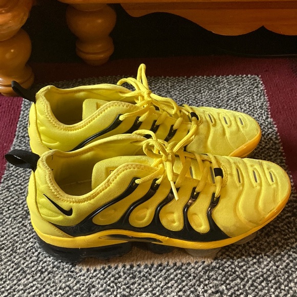 Shoes Bumblebee Nike Vapormaxes Poshmark
